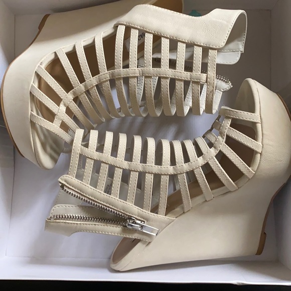 Steve Madden Heels - Picture 1 of 2